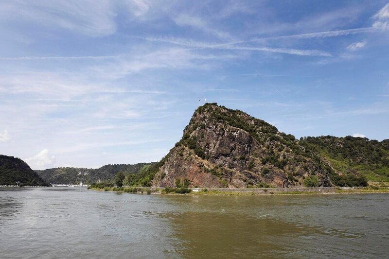 Blick auf den Lorelei-Felsen, Rhein-Hunsrück-Kreis, Rheinland-Pfalz, Deutschland, Europa – Bild: imageBROKER/​Creativ Studio Heinemann