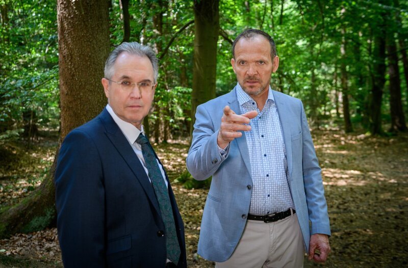 Es stellt sich heraus, dass Helmut nur ein Strohmann und Markus der neue Besitzer von Roberts Anteilen ist. – Bild: ARD/​WDR/​Christof Arnold