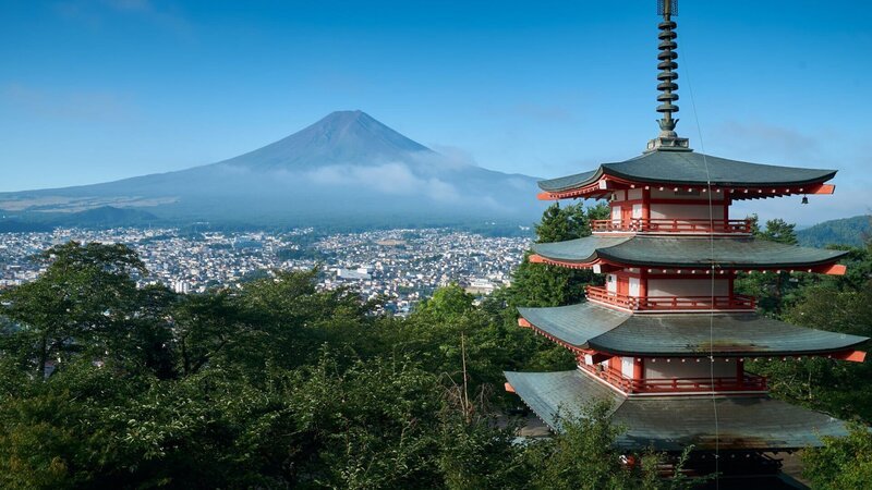 Die Chureito Pagode vor dem Berg Fuji ist Teil eines Shinto-Schreins. – Bild: ZDF/​Sebastian Richter
