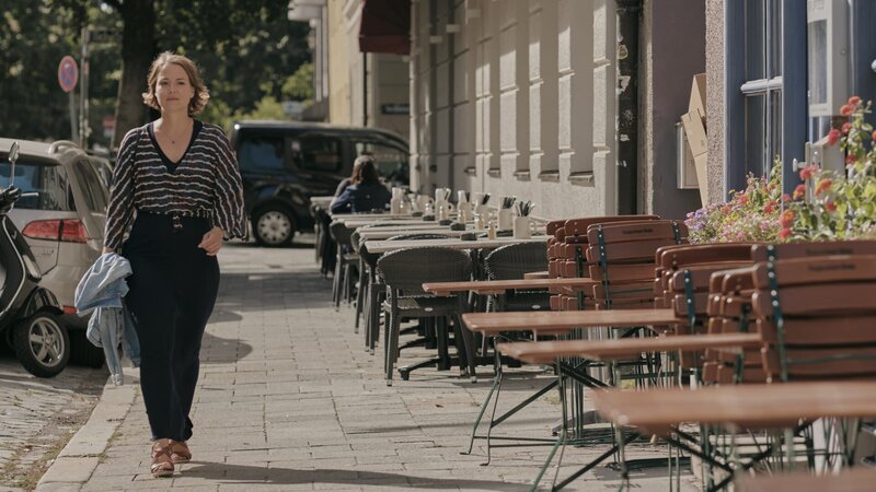 Lou (Josephine Ehlert) – Bild: BR/​Simon Preissinger