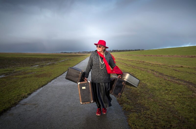 Sabine Nußbaum als Fotomodell; SWR PORTRÄT: SABINES REISE ZUM LICHT, „Eine Landwirtin auf neuen Wegen“. – Bild: SWR