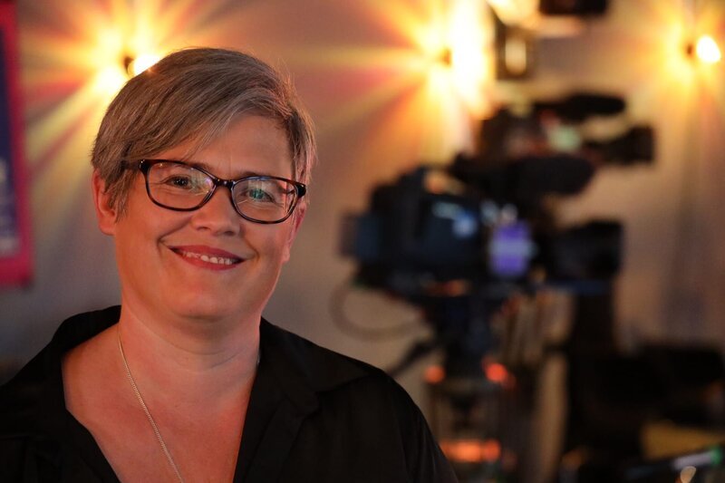 Diesmal verrät uns die Verhaltensbiologin Prof. Dina Dechmann vom Max Planck Institut für Verhaltensbiologie, wie sich Tiere veränderten Nahrungsbedingungen anpassen. – Bild: BR/​Benedikt Preisinger