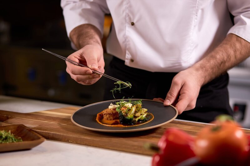 Küchenchef – Bild: KarepaStock/Shutterstock Küchenchef – Bild: KarepaStock/Shutterstock