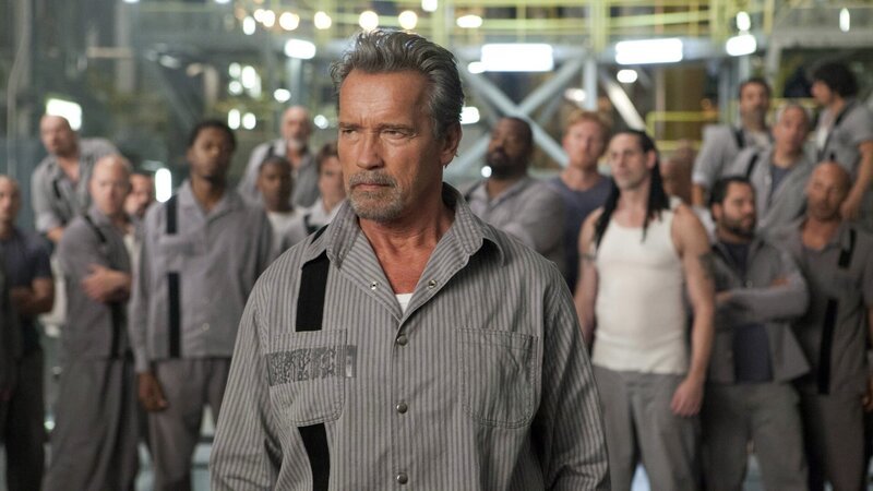 Emil Rottmmayer (Arnold Schwarzenegger) ist ebenfalls Häftling – Bild: RTLZWEI Emil Rottmmayer (Arnold Schwarzenegger) ist ebenfalls Häftling – Bild: RTLZWEI