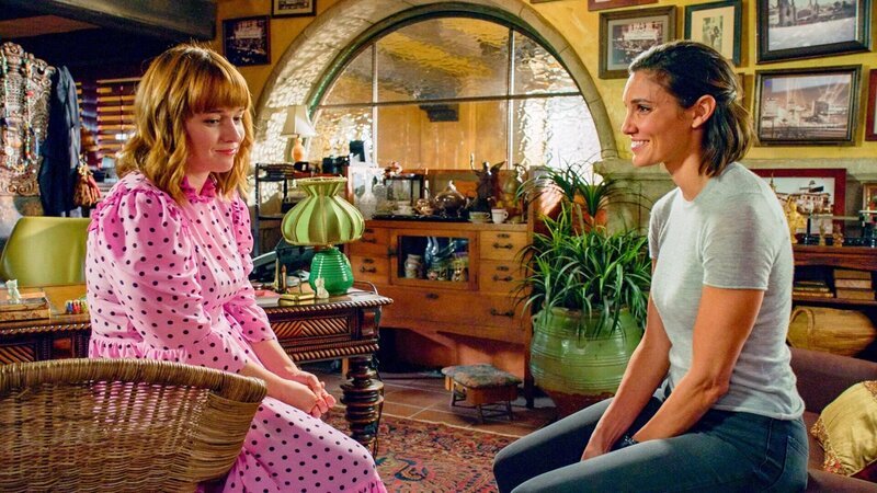 (v.li.): Renée Felice Smith (Nell Jones), Daniela Ruah (Special Agent Kensi Blye). – Bild: ORF/​Sevenone International/​CBS