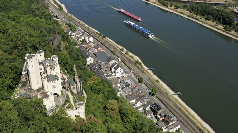 Tierische Burgherren – Bild: WDR/​Rolf J. Möltgen