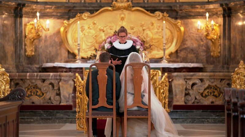 Michelehen halten besser: Pastorin Julia Atze. – Bild: NDR