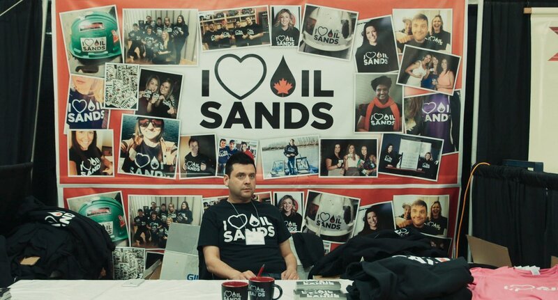 Von sich und seiner Pro-Ölsand-Kampagne restlos überzeugt: Robbie Picard. – Bild: Andreas Köhler / ZDF Von sich und seiner Pro-Ölsand-Kampagne restlos überzeugt: Robbie Picard. – Bild: Andreas Köhler / ZDF