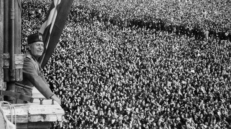 Er gilt als Erfinder des Faschismus: Diktator Benito Mussolini. Über zwei Jahrzehnte steht er an der Spitze Italiens. Am Ende stürzt er sein Land in die Katastrophe. – Bild: ZDFinfo
