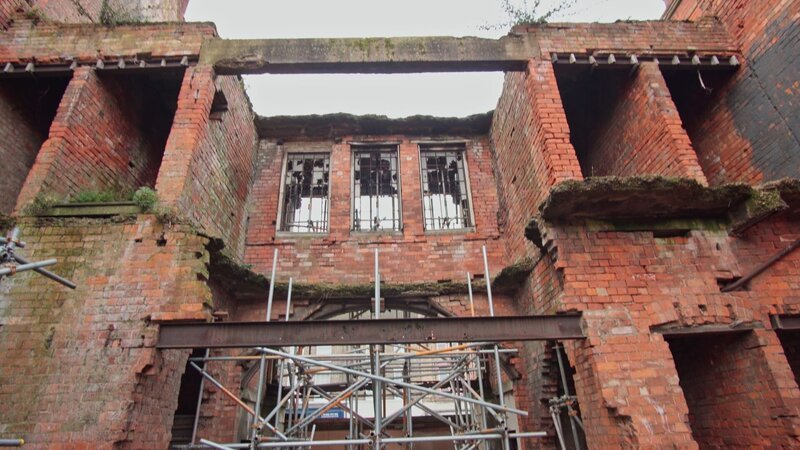 Ein Symbol des britischen Widerstands gegen Nazi-Deutschland. Ein zerbombtes Kino in Hull, das voll war, als Hitlers Bomben einschlugen. Trotz Flugabwehr zerstörte die Luftwaffe 95% der Stadt. – Bild: Beyond Entertainment Limited/​WeltN24 GmbH/​Axel Springer Deutschland GmbH