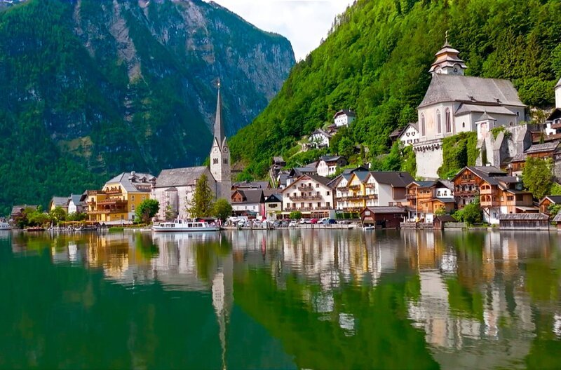 Österreichs Seenlandschaft: Seepanorama im Salzkammergut; SWR DAS SALZKAMMERGUT – BERGE, SEEN UND KAISERLICHES FLAIR, am Sonntag (10.11.24) um 20:15 Uhr im SWR. Österreichs Seenlandschaft: Seepanorama im Salzkammergut © SWR/Gunnar Mergner/Bilderfest GmbH, honorarfrei – Verwendung gemäß der AGB im engen inhaltlichen, redaktionellen Zusammenhang mit genannter SWR-Sendung bei Nennung „Bild: SWR/Gunnar Mergner/Bilderfest GmbH“ (S2+). SWR Presse/Bildkommunikation, Baden-Baden, Tel: 07221/929–23876, foto@swr.de – Bild: SWR/Gunnar Mergner/Bilderfest GmbH Österreichs Seenlandschaft: Seepanorama im Salzkammergut; SWR DAS SALZKAMMERGUT – BERGE, SEEN UND KAISERLICHES FLAIR, am Sonntag (10.11.24) um 20:15 Uhr im SWR. Österreichs Seenlandschaft: Seepanorama im Salzkammergut © SWR/Gunnar Mergner/Bilderfest GmbH, honorarfrei – Verwendung gemäß der AGB im engen inhaltlichen, redaktionellen Zusammenhang mit genannter SWR-Sendung bei Nennung „Bild: SWR/Gunnar Mergner/Bilderfest GmbH“ (S2+). SWR Presse/Bildkommunikation, Baden-Baden, Tel: 07221/929–23876, foto@swr.de – Bild: SWR/Gunnar Mergner/Bilderfest GmbH