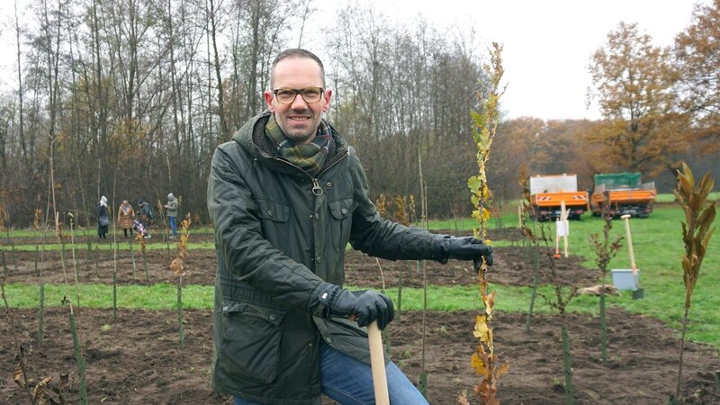 Bürgermeister Ansgar Mertens will in Lüdinghausen einen Bürgerwald pflanzen. – Bild: ZDF