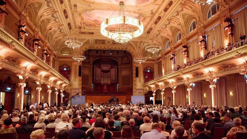 In der Historischen Stadthalle Wuppertal findet ein großes Final-Konzert statt. – Bild: RTL /​ Hendrik Lüders