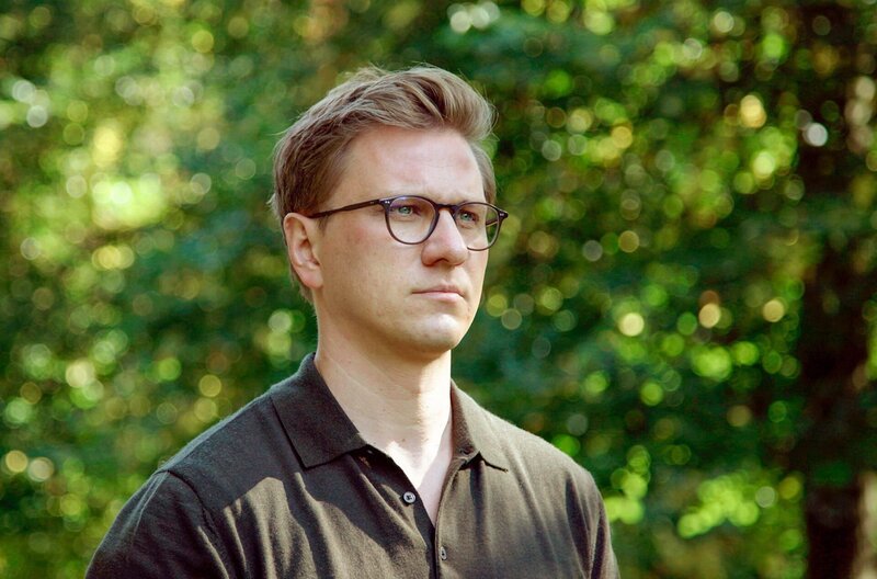 Der Düsseldorfer Philosoph und Ethiker Dr. Hanno Sauer analysiert für Kurzschluss die Filme „Shooting Watermelons“ und „Der rote Koffer“. – Bild: WDR Der Düsseldorfer Philosoph und Ethiker Dr. Hanno Sauer analysiert für Kurzschluss die Filme „Shooting Watermelons“ und „Der rote Koffer“. – Bild: WDR