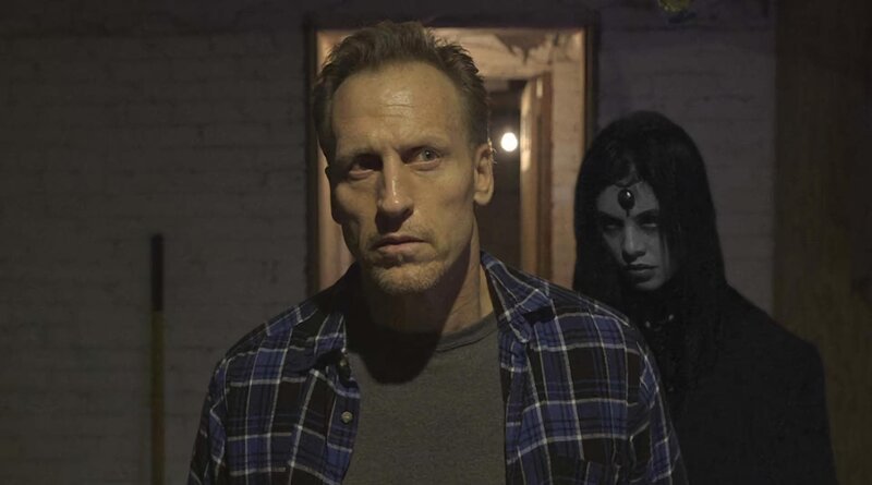Bob senses the demon is back. – Bild: Destination America