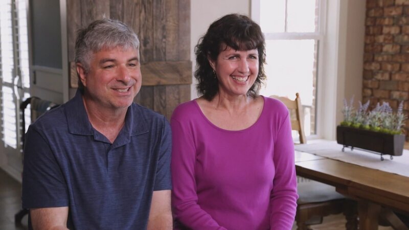 Robert and his wife Laura. – Bild: HGTV