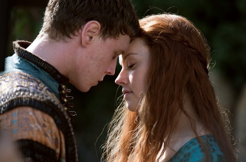 Hamlet (George MacKay) und Ophelia (Daisy Ridley). – Bild: BR/​Plaion Pictures GmbH/​Julie Vrabelova