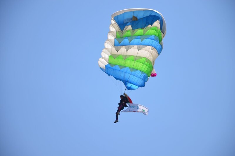 Paratrooper. – Bild: CC0 Creative Commons