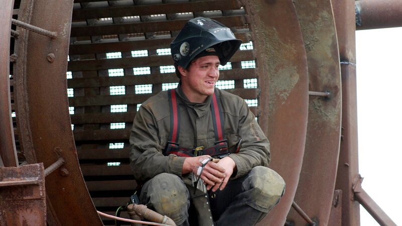 Sparky Turner taking a break inside the giant trommel. – Bild: Discovery, Inc.