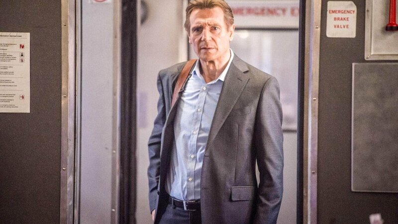 Michael McCauley (Liam Neeson) versucht an Bord eines Pendlerzuges, eine Katastrophe zu verhindern. Die Verwendung des sendungsbezogenen Materials ist nur mit dem Hinweis und Verlinkung auf RTL+ gestattet. – Bild: RTL /​ 2018 STUDIOCANAL S.A.S. TF1 FILMS PRODUCTION S.A.S.