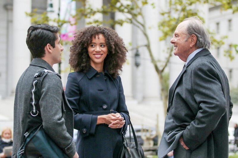 v.li.: Wesam Keesh, Jasmin Savoy Brown, Harris Yulin. – Bild: ORF/​Disney/​ABC/​Giovanni Rufino