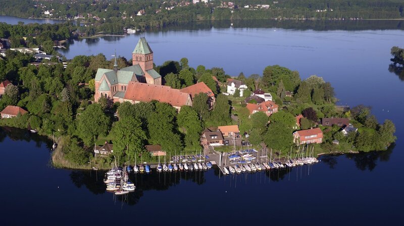 Die Inselstadt Ratzeburg ist die Hauptstadt des Herzogtums Lauenburg. Weitere Fotos auf Anfrage. – Bild: BR/coraxfilm GmbH/Doclights GmbH/NDR Die Inselstadt Ratzeburg ist die Hauptstadt des Herzogtums Lauenburg. Weitere Fotos auf Anfrage. – Bild: BR/coraxfilm GmbH/Doclights GmbH/NDR