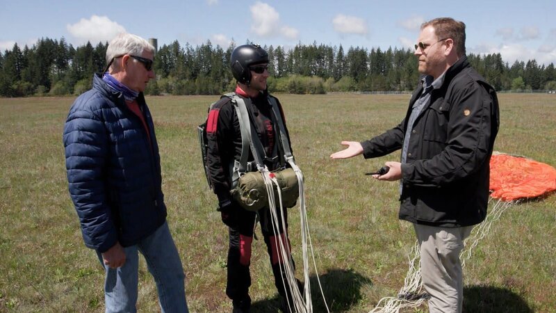Josh Gates (r.) – Bild: Warner Bros. Discovery