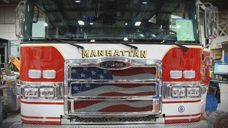 Close-up of front of Pierce Fire Truck. – Bild: The National Geographic Channel.