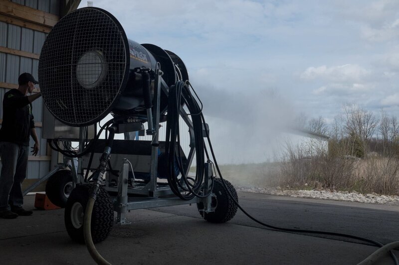 Ski resort, final product (snow gun/​machine) being tested. – Bild: Discovery Communications. /​ Wag TV.