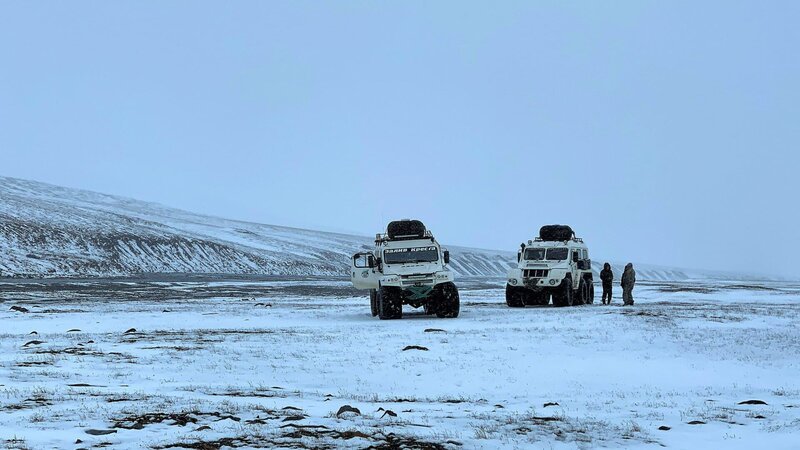Nordlichter – Leben am Polarkreis Von Spitzbergen bis Ostsibirien Querfeldein durch die Tundra: Keine Strasse verbindet. – Bild: SRF/​ZDF/​Dimitry Rudakow