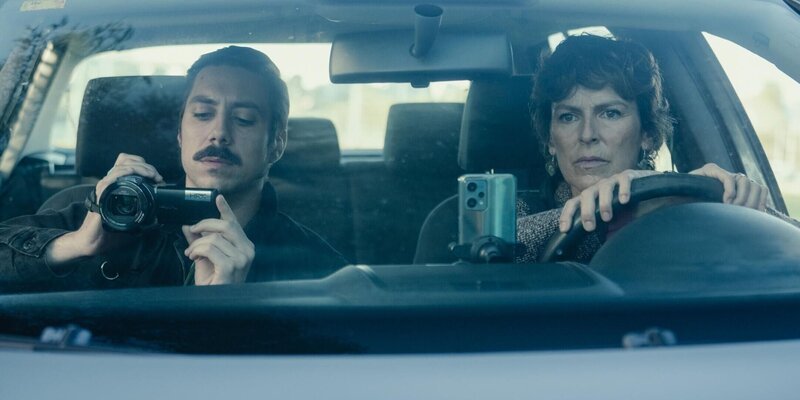 Bolaño (Adrián Ríos, l.); Maite (Mónica López, r.) – Bild: Jaime Olmedo