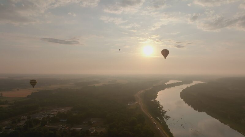 Mit dem Heißluftballon über der Loire – gerade am frühen Morgen ein besonderer Genuss. – Bild: NDR/Sebastian Wagner Mit dem Heißluftballon über der Loire – gerade am frühen Morgen ein besonderer Genuss. – Bild: NDR/Sebastian Wagner