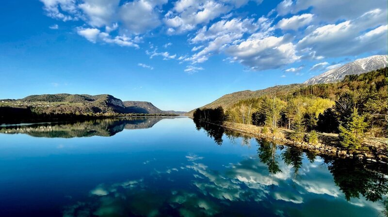 Aufgestaute Drau bei Ferlach. – Bild: phoenix/​ZDF
