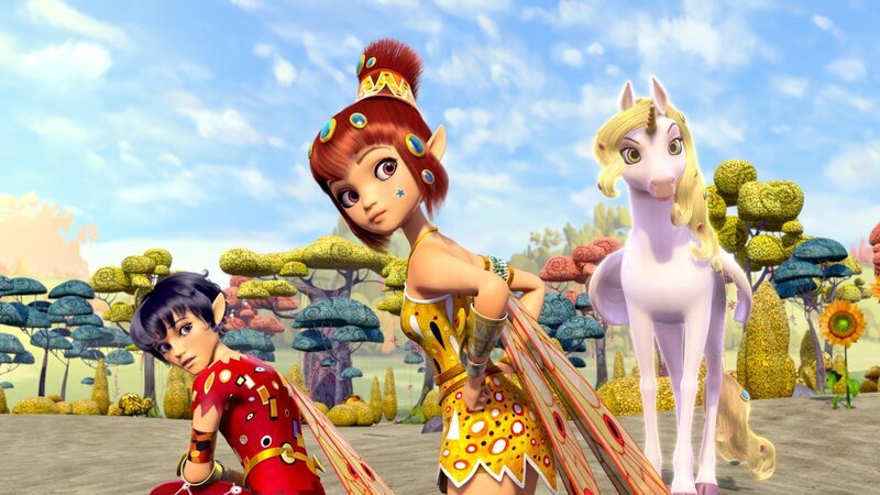 Mo, Yuko und Onchao hören Mia gespannt zu, als sie vom Orakel berichtet. – Bild: Lucky Punch | Rainbow | March Entertainment