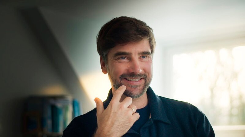 Als Solo-Segler ist Boris Herrmann bei der Vendée Globe 80 Tage lang für alles alleine zuständig: er ist Meteorologe, Steuermann, Trimmer, Taktiker, aber auch Ingenieur und Handwerker – und im äußersten Notfall auch sein eigener Notfallmediziner.; ARD/NDR BORIS HERRMANN – SEGELN AM LIMIT, am Samstag (16.11.24) um 19:10 Uhr im ERSTEN. Als Solo-Segler ist Boris Herrmann bei der Vendée Globe 80 Tage lang für alles alleine zuständig: er ist Meteorologe, Steuermann, Trimmer, Taktiker, aber auch Ingenieur und Handwerker – und im äußersten Notfall auch sein eigener Notfallmediziner. © NDR/Niclas Reed Middleton/beetz brothers film production, honorarfrei – Verwendung gemäß der AGB im engen inhaltlichen, redaktionellen Zusammenhang mit genannter NDR-Sendung bei Nennung „Bild: NDR/Niclas Reed Middleton/beetz brothers film production“ (S2). NDR Presse und Information/Fotoredaktion, Tel: 040/4156–2333 oder -2305, pressefoto@ndr.de – Bild: NDR/Niclas Reed Middleton/beetz brothers film production Als Solo-Segler ist Boris Herrmann bei der Vendée Globe 80 Tage lang für alles alleine zuständig: er ist Meteorologe, Steuermann, Trimmer, Taktiker, aber auch Ingenieur und Handwerker – und im äußersten Notfall auch sein eigener Notfallmediziner.; ARD/NDR BORIS HERRMANN – SEGELN AM LIMIT, am Samstag (16.11.24) um 19:10 Uhr im ERSTEN. Als Solo-Segler ist Boris Herrmann bei der Vendée Globe 80 Tage lang für alles alleine zuständig: er ist Meteorologe, Steuermann, Trimmer, Taktiker, aber auch Ingenieur und Handwerker – und im äußersten Notfall auch sein eigener Notfallmediziner. © NDR/Niclas Reed Middleton/beetz brothers film production, honorarfrei – Verwendung gemäß der AGB im engen inhaltlichen, redaktionellen Zusammenhang mit genannter NDR-Sendung bei Nennung „Bild: NDR/Niclas Reed Middleton/beetz brothers film production“ (S2). NDR Presse und Information/Fotoredaktion, Tel: 040/4156–2333 oder -2305, pressefoto@ndr.de – Bild: NDR/Niclas Reed Middleton/beetz brothers film production