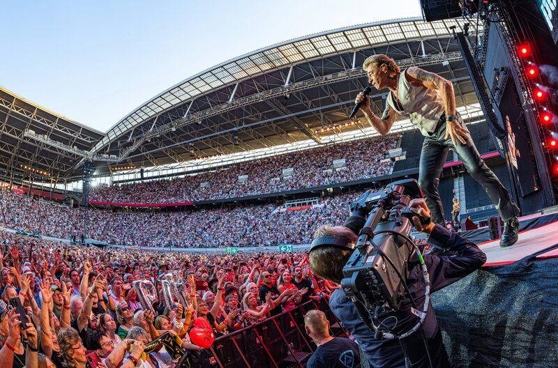 Mit Vollgas auf Farewell Tour: Peter Maffay verabschiedete sich 2024 nach 55 Jahren Musikkarriere von den großen Live-Auftritten. Das Erste sendet einen Mitschnitt von seinem letzten Konzert im Juli in Leipzig.; ARD/​SWR PETER MAFFAY: WE LOVE ROCK’N’ROLL, „Leizig-Live 2024“, am Samstag (12.10.24) um 23:40 Uhr im ERSTEN. Mit Vollgas auf Farewell Tour: Peter Maffay verabschiedete sich 2024 nach 55 Jahren Musikkarriere von den großen Live-Auftritten. Das Erste sendet einen Mitschnitt von seinem letzten Konzert im Juli in Leipzig. © SWR/​Ralph Larmann, honorarfrei – Verwendung gemäß der AGB im engen inhaltlichen, redaktionellen Zusammenhang mit genannter SWR-Sendung bei Nennung „Bild: SWR/​Ralph Larmann“ (S2+). SWR Presse/​Bildkommunikation, Baden-Baden, Tel: 07221/​929⁠–⁠22202, foto@swr.de – Bild: SWR/​Ralph Larmann