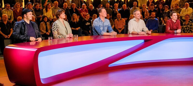 Kaya Yanar, Eva Maria Marold, Alex Kristan, Thomas Maurer, Clemens Maria Schreiner. – Bild: ORF/​Günther Pichlkostner