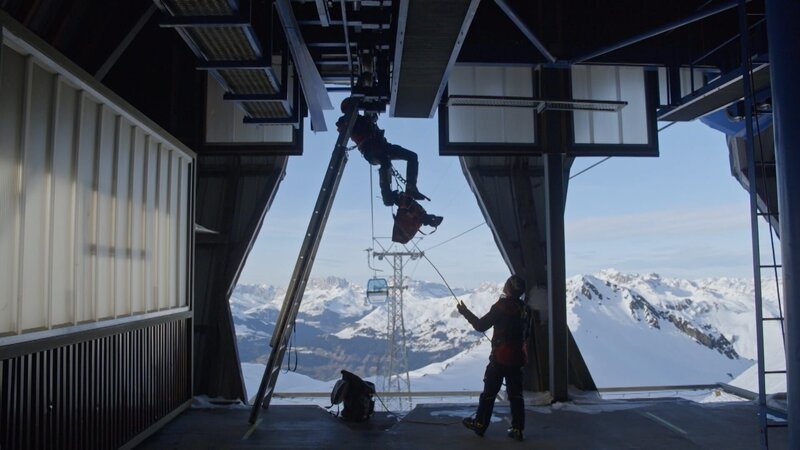 Katastrophenübung an der Standseilbahn. – Bild: SRF, Tobias Buchmann /​ ZDF und SRF