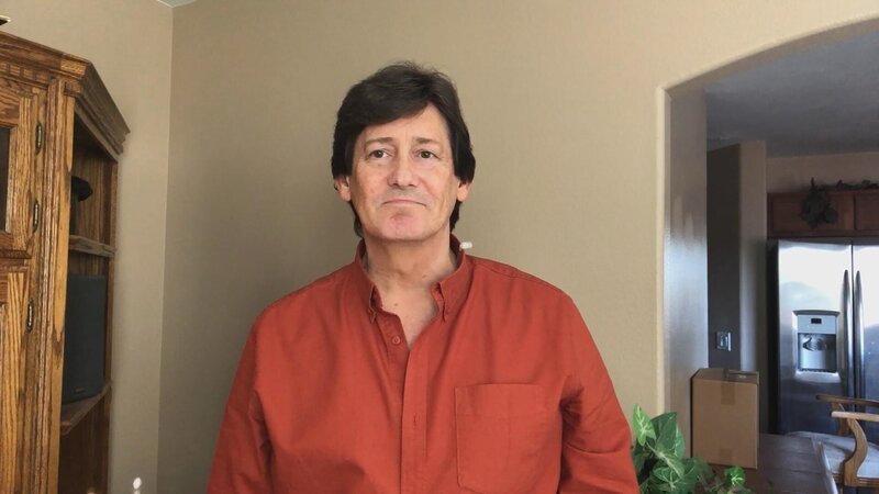 David stands and frowns. – Bild: TLC /​ Discovery Communications, LLC