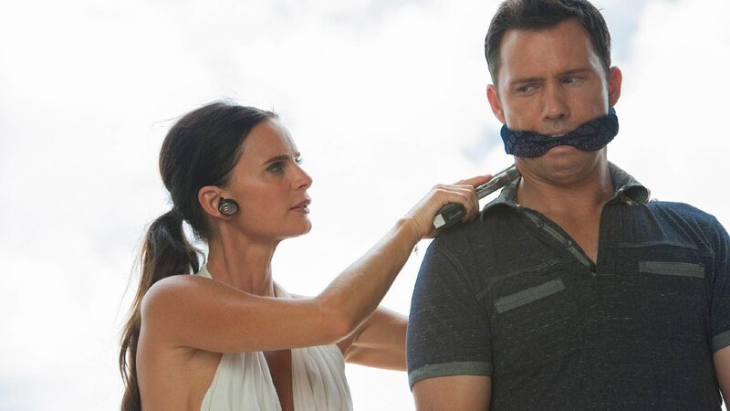 Fiona Glenanne (Gabrielle Anwar) und Michael Westen (Jeffrey Donovan) – Bild: TVNOW