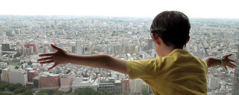 Wie sieht die Welt mit Kinderaugen aus? Der Film taucht ein in den Alltag von vier Kindern in vier unterschiedlichen Ländern. Trotz persönlicher Höhen und Tiefen, scheinen große Themen aus ihrer Sicht viel leichter – und das Leben irgendwie magisch. – Kindsein – Ich sehe was, was du nicht siehst! – Bild: rbb/Lilian Nix/Stöpselfilm Wie sieht die Welt mit Kinderaugen aus? Der Film taucht ein in den Alltag von vier Kindern in vier unterschiedlichen Ländern. Trotz persönlicher Höhen und Tiefen, scheinen große Themen aus ihrer Sicht viel leichter – und das Leben irgendwie magisch. – Kindsein – Ich sehe was, was du nicht siehst! – Bild: rbb/Lilian Nix/Stöpselfilm