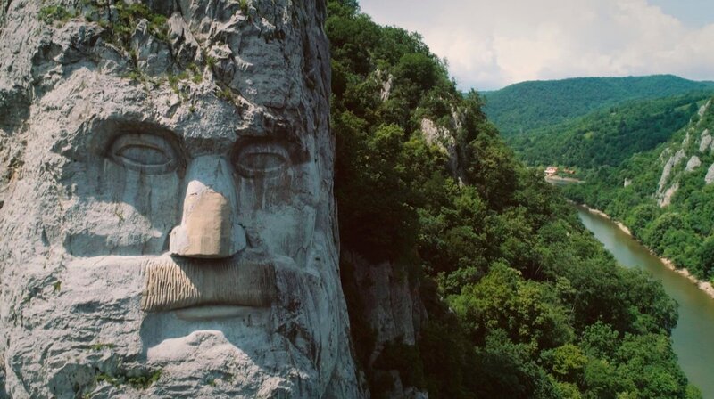 Felsmonument Decebalus. – Bild: Portal Filmproduktion OG/​Kurt Mayer Film