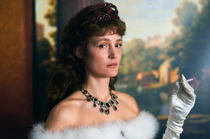 Corsage – Bild: Felix Vratny