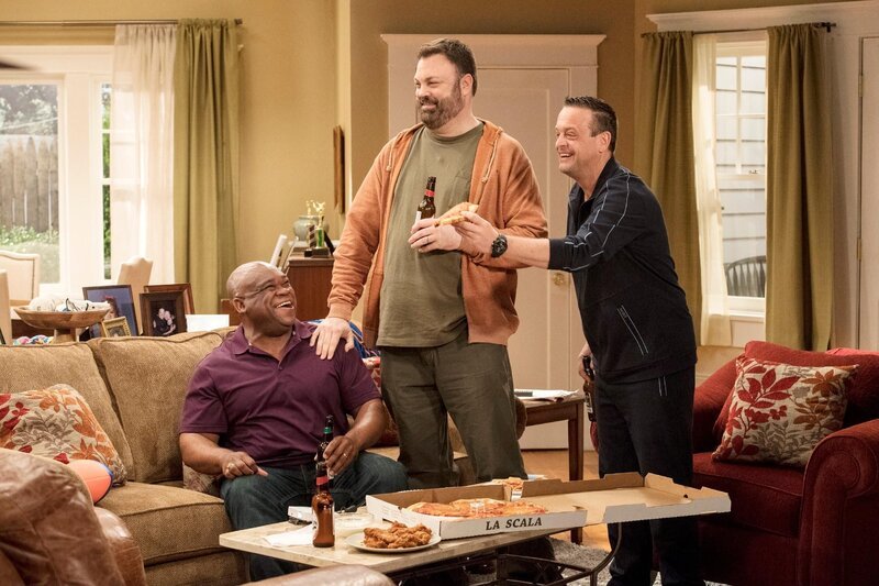 V.l.: Tyrone ‚Goody‘ Goodman (Leonard Earl Howze), Mott (Christopher Brian Roach), Duffy (Lenny Venito) +++ – Bild: RTL /​ © 2016 Sony Pictures Television Inc. and CBS Studios Inc. All Rights Reserved.