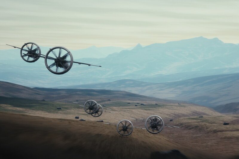 SRF DOK Flash Wars – KI im Krieg Wie verändern automatisierte Drohnen die Kriegsführung? SRF/blue+green communication – Bild: SRF/blue+green communication SRF DOK Flash Wars – KI im Krieg Wie verändern automatisierte Drohnen die Kriegsführung? SRF/blue+green communication – Bild: SRF/blue+green communication