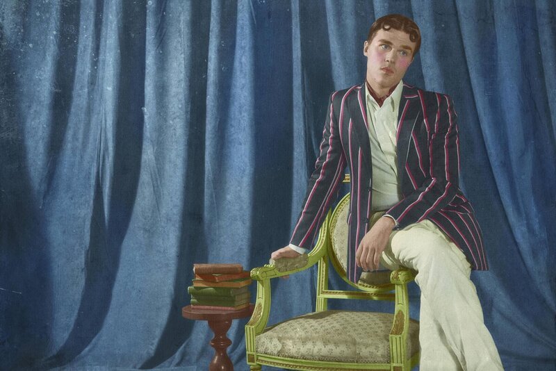 (4. Staffel) – Dandy Mott (Finn Wittrock) sieht sich selber als Freak und entdeckt, als Resultat seiner Langenweile, das Töten für sich – stets mit einer Clownsmaske verhüllt … – Bild: 2014, FX Network. All rights reserved. /​ Frank Ockenfels Lizenzbild frei