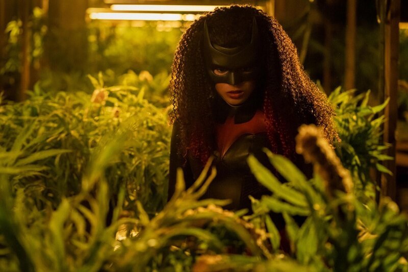 Batwoman (Javicia Leslie) – Bild: DC /​ Warner Bros. Ent. Inc. /​ Colin Bentley