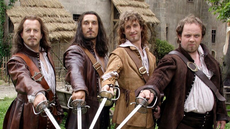 Einer für alle und alle für einen! Der junge D’Artagnan schließt sich den königlichen Musketieren an. – Bild: MDR/​BetaFilm/​TF1