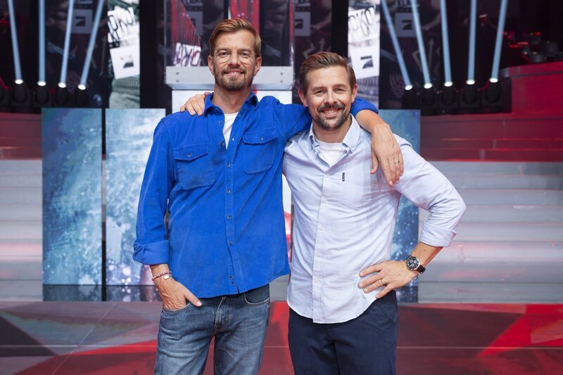 Joko Winterscheidt und Klaas Heufer-Umlauf. – Bild: ProSieben /​ Ralf Wilschewski