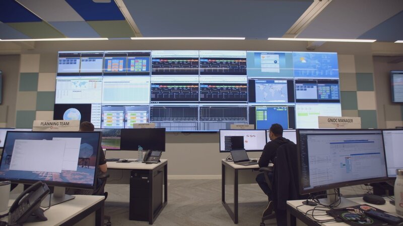 Satellite control room. (National Geographic/​Sean Carswell) – Bild: The National Geographic Channel